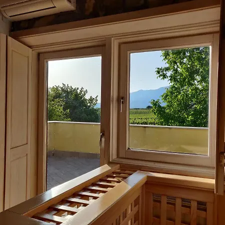 Small House In Valley * Vipava