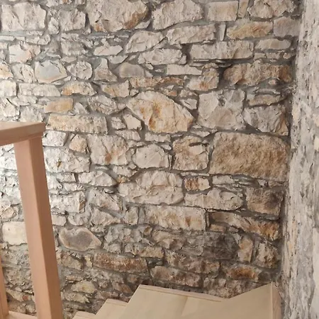 Small House In Valley Vipava