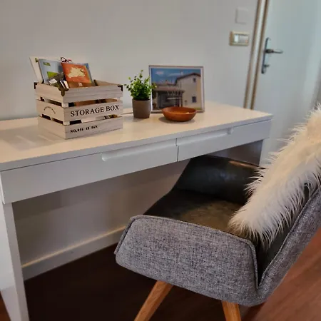 Small House In Valley * Vipava