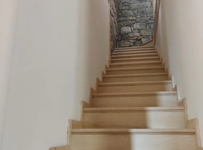 Small House In Valley * Vipava