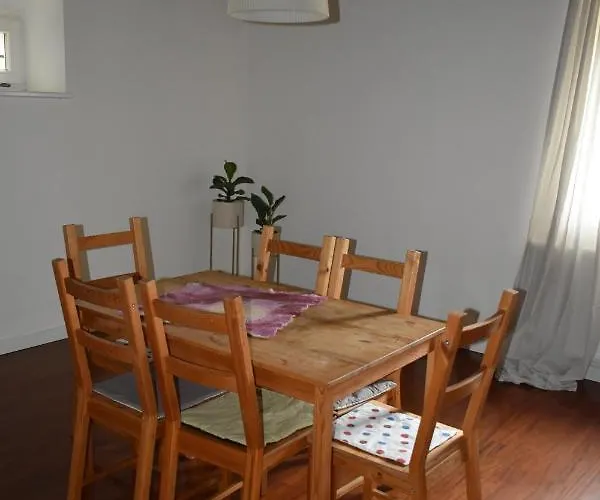 Small House In Valley * Vipava