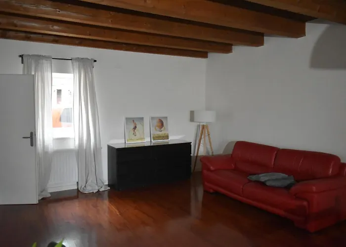 Small House In Valley Vipava