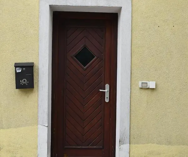 Holiday home Small House In Valley Vipava