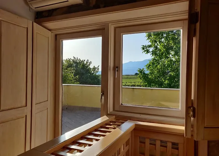 Small House In Valley * Vipava