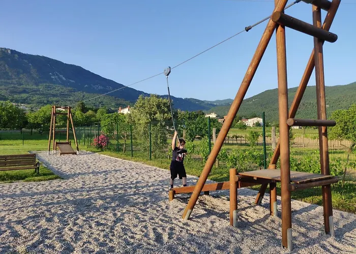 Small House In Valley * Vipava