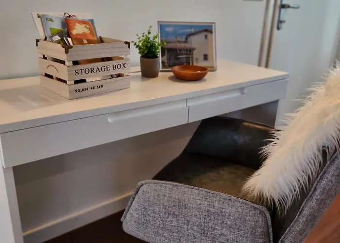 Small House In Valley * Vipava